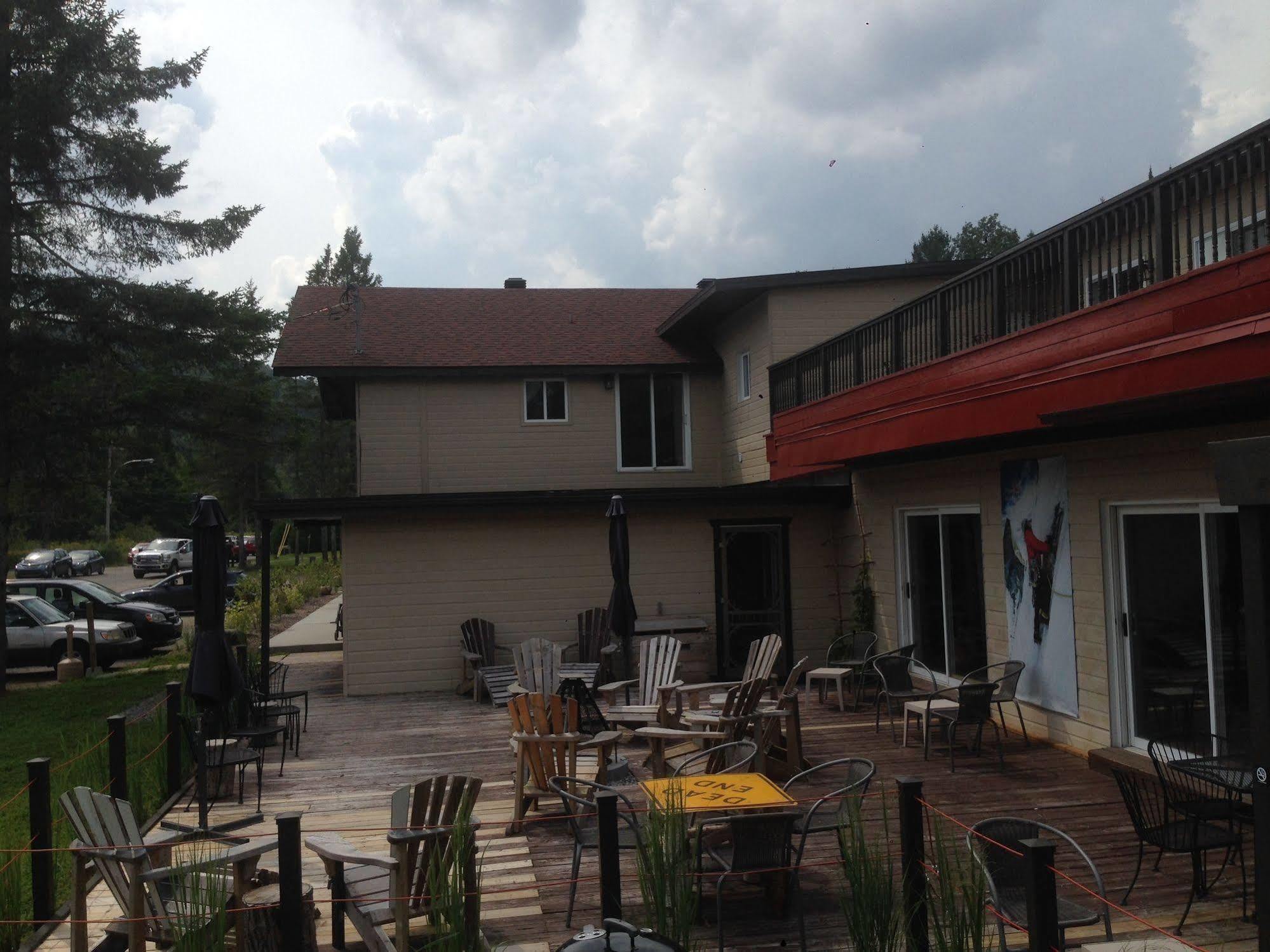 Attitude Montagne Hotel Saint Adolphe D'Howard Exterior photo