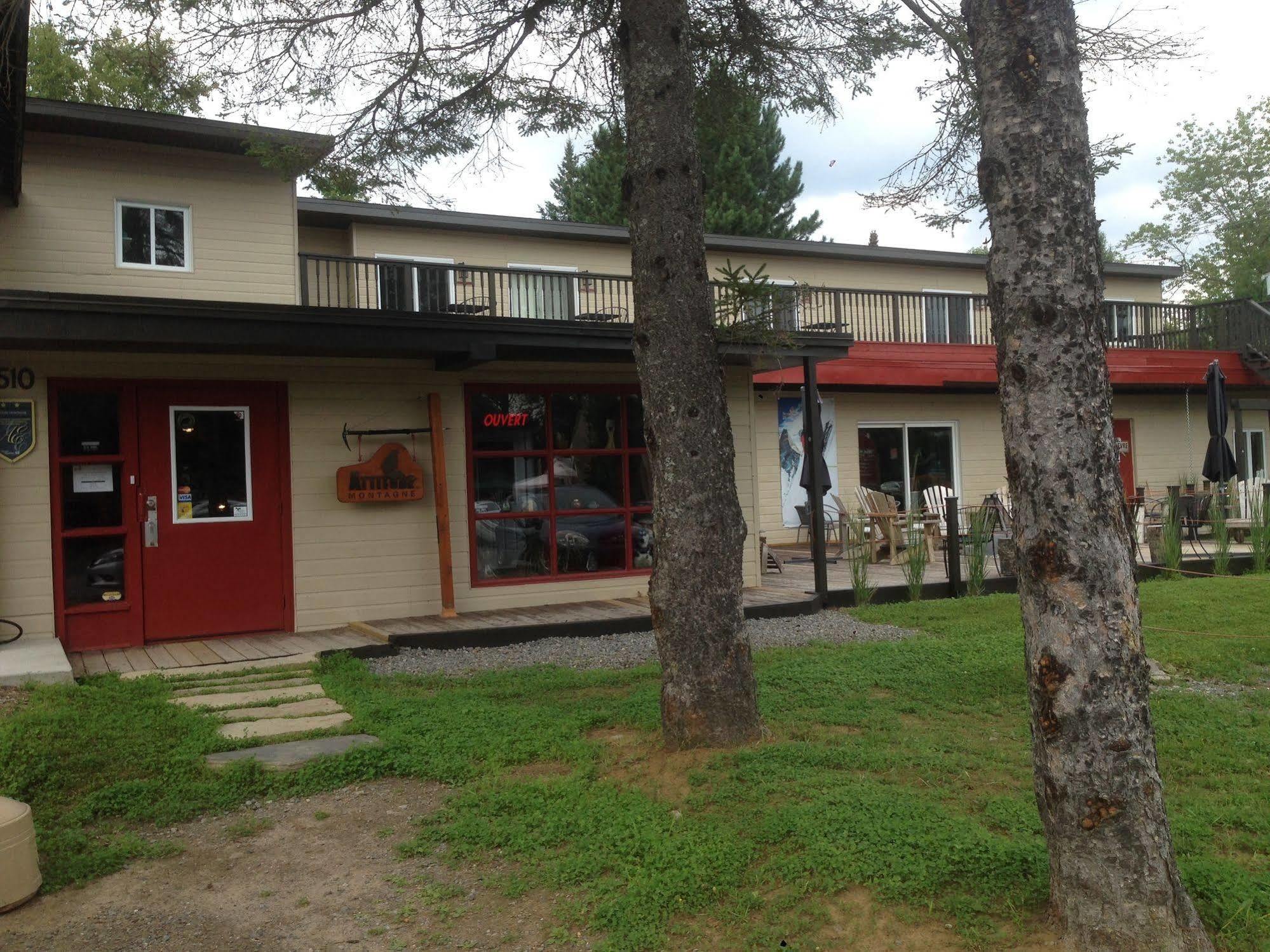Attitude Montagne Hotel Saint Adolphe D'Howard Exterior photo